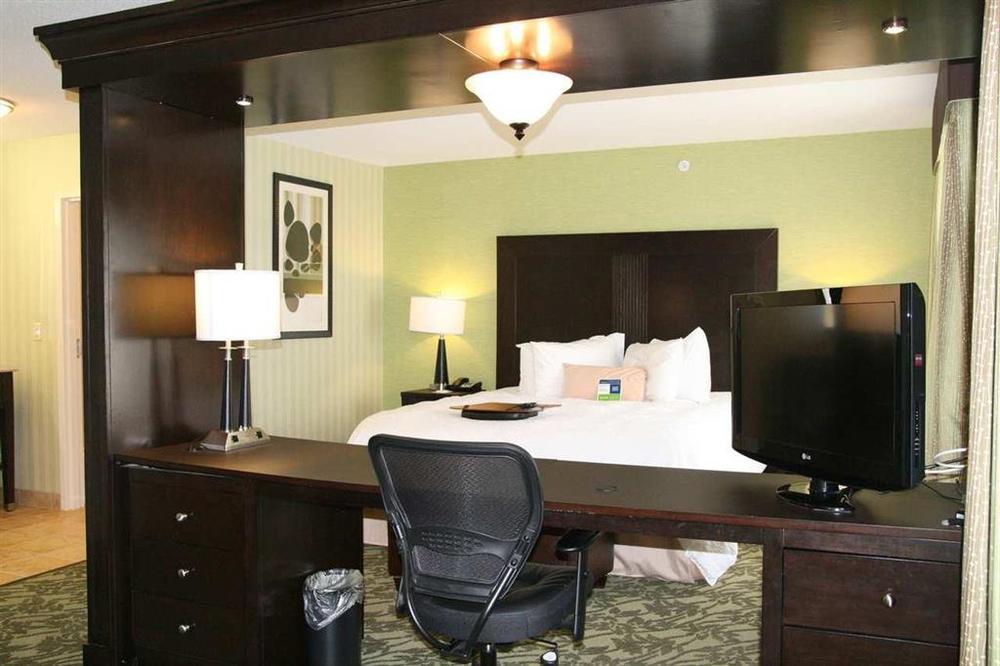 Hampton Inn Detroit Roseville Clinton Township Værelse billede