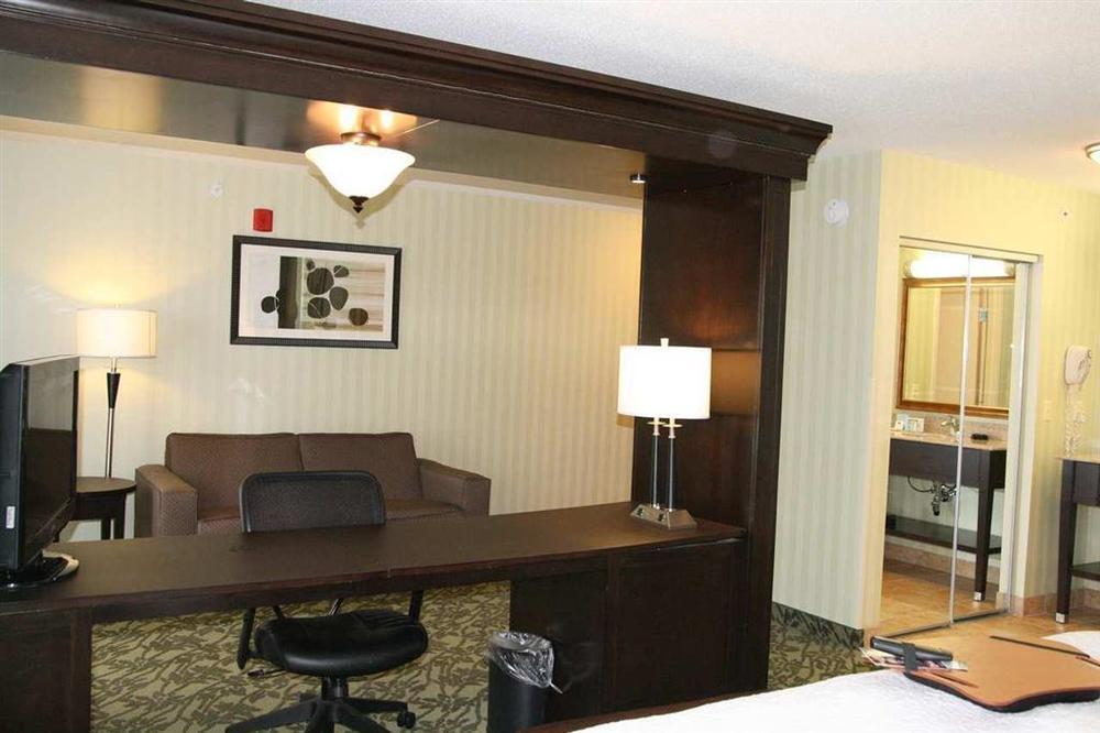 Hampton Inn Detroit Roseville Clinton Township Værelse billede