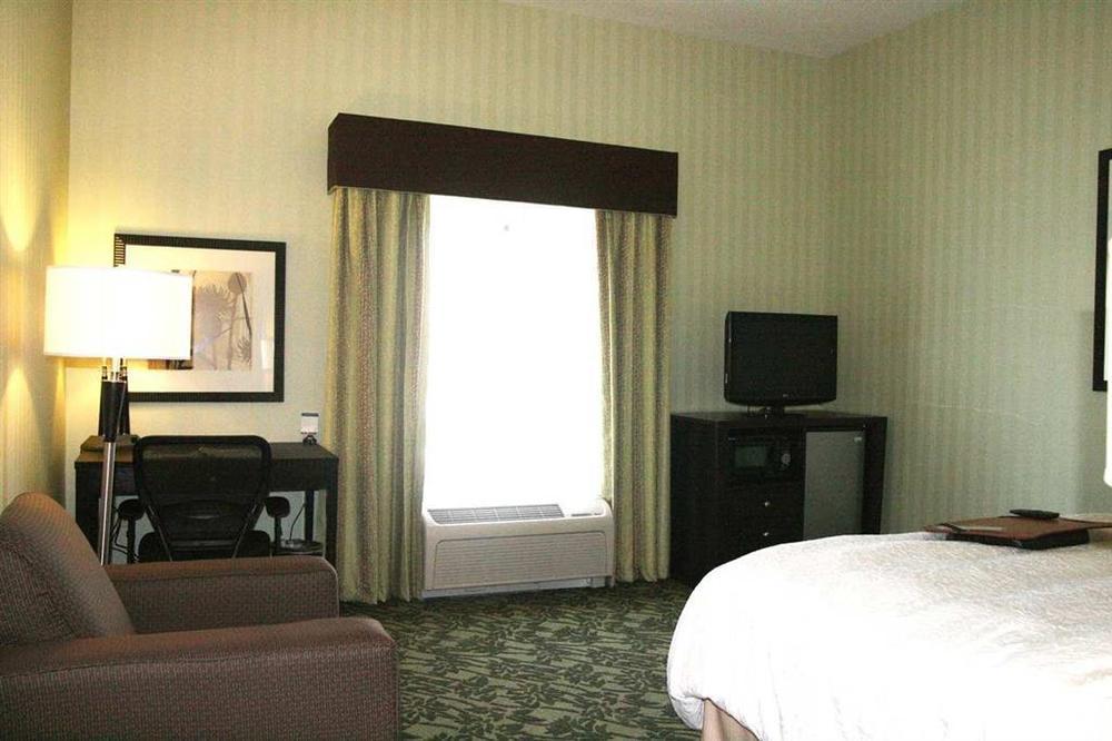 Hampton Inn Detroit Roseville Clinton Township Værelse billede