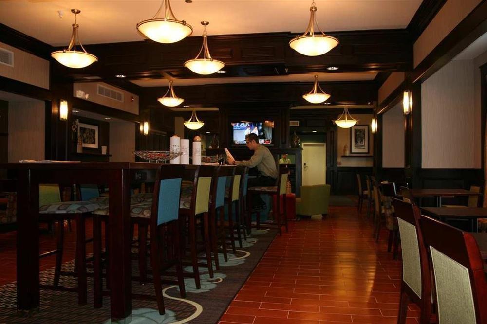 Hampton Inn Detroit Roseville Clinton Township Restaurant billede