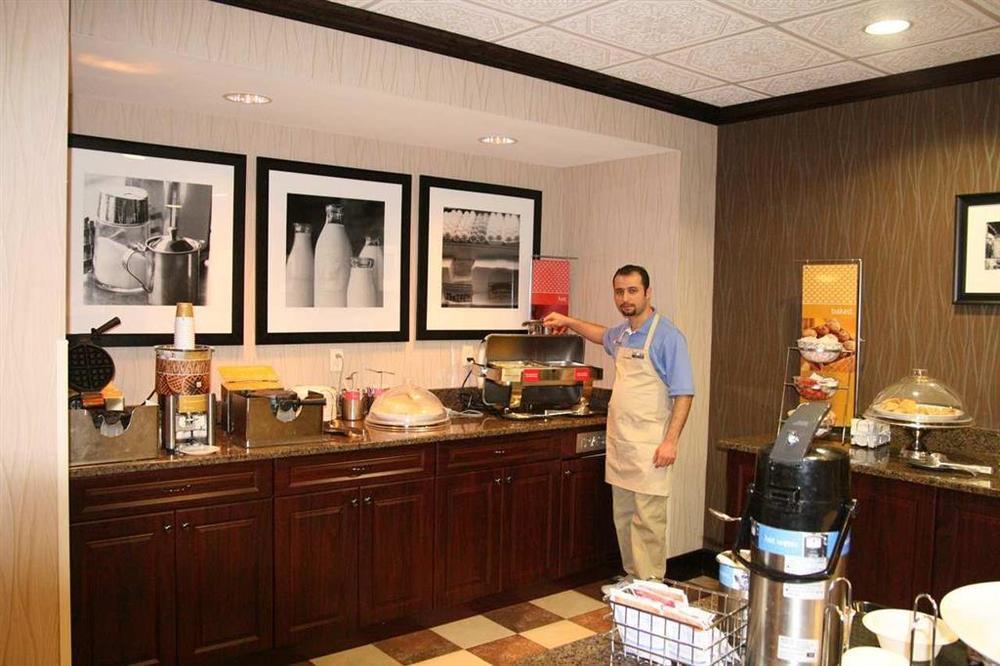 Hampton Inn Detroit Roseville Clinton Township Værelse billede